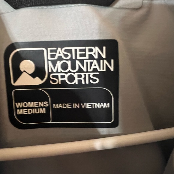 EMS woman’s rain jacket - Picture 2 of 3